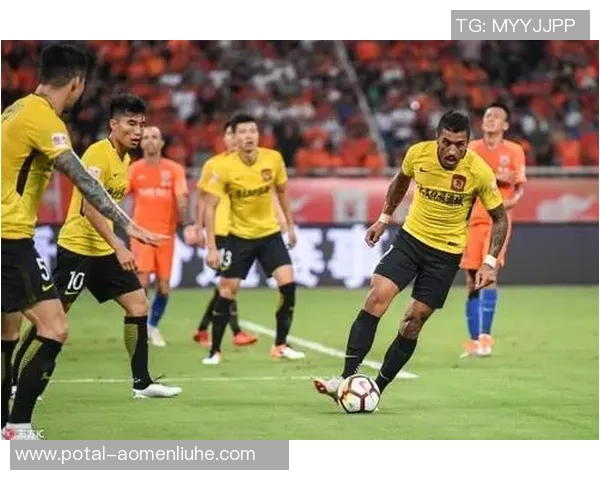 上港与申花激战前瞻分析球队状态与战术对比详解 上港与申花激战前瞻分析球队状态与战术对比详解