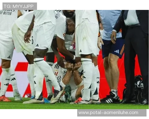 德甲焦点战科隆主场迎战柏林赫塔双方争夺三分激战一触即发 德甲焦点战科隆主场迎战柏林赫塔双方争夺三分激战一触即发